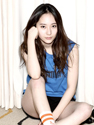f(x)成员Krystal拍写真 大秀性感美腿