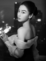 Angelababy�ڰ״�Ƭ ��Ĩ�س�ȹ��ׯ����
