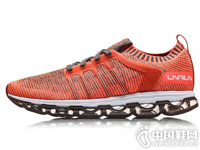 �����ܲ�Ь2018��Ь�¿�