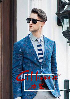 ����Ьҵ�����Ƚ��Ĺ��գ�ʱ�еĿ�ʽ���ȶ���Ʒ�ʣ����ܹ��ڿͻ��ĺ��� �������ߣ�0595-27558665/27558666