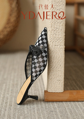 һ������ŮЬ�������ֶ���Ů�Եĵ��ţ�������ʱ�еĳ�Խ֮�� �������ߣ�021