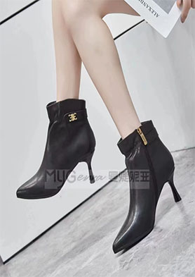 �������չ�ֳ�ǿ��ľ����� �������ߣ�020