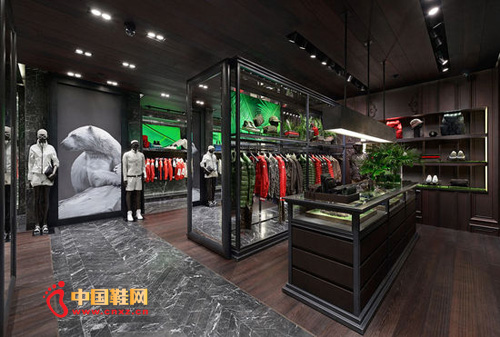 ����Ʒ��Moncler �׼�Ī˹��ר����