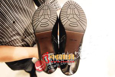 �˿��õ���ֻЬһֻ38��һֻ39��