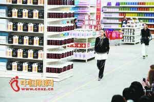 ���ζ��״ν�2014�¿�ʱװ����������ˡ����С�