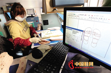 ����ʹ���Ƚ��ļ����ײü��豸