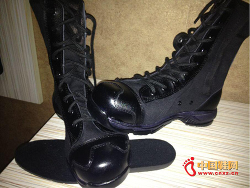 �жܷ�����Ь