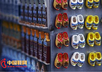 ����ͷ��ľЬ ̧��������