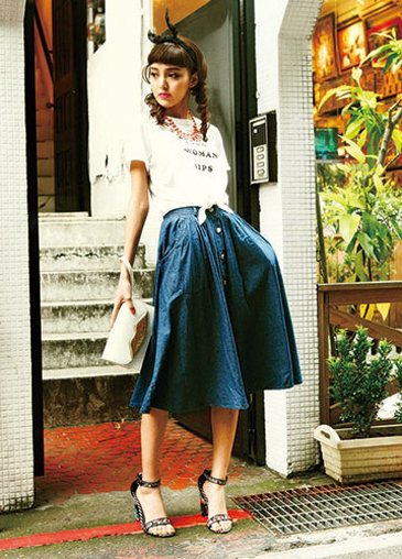 ���ý������еİ�ɫ�����´����г�ȹ���ܳ��ֳ������ĸо�