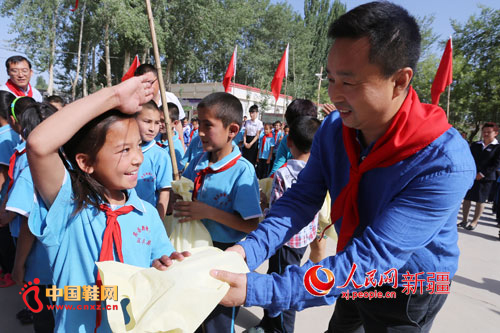 ������ʿ����ĩ��Сѧ��ƶ��ѧ�������˶�Ь