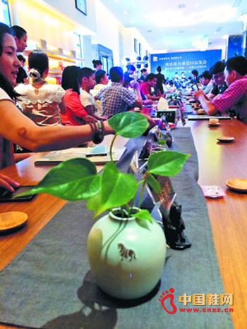 Ȫ��Ь�����ԡ����嶨�ơ�ģʽ