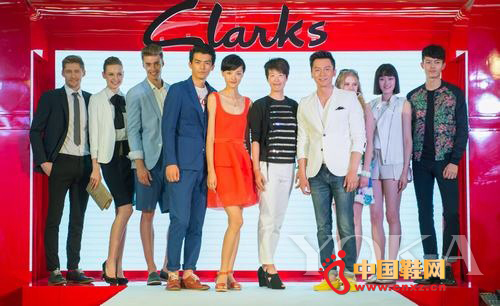 Clarks����Ӣ�ס�ʮ���а������վ�