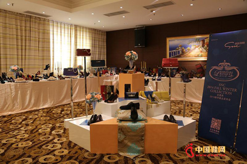 ʥ����ŮЬƷ�ƶ������ֳ�