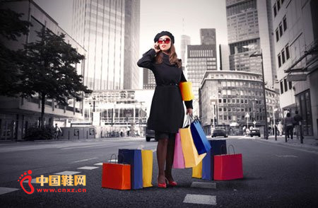 �ݳ�Ʒ���̡�ײǽ������