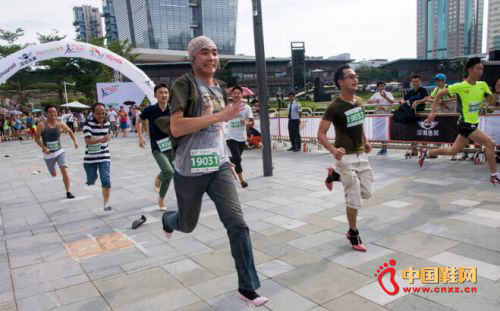 ���ھ��и߸�Ь�� �д�ŮЬ��Ц������