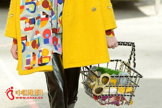 ���ζ������