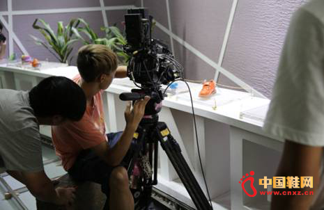 ���йܰ�Ĺ��¡�����������