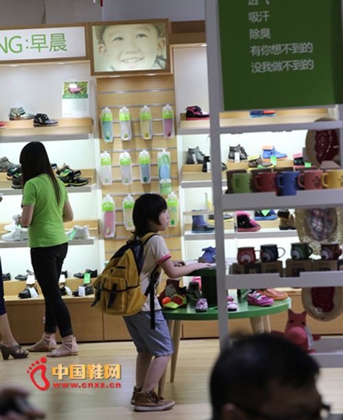 ���йܰ�Ĺ��¡�����������