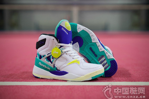 INVINCIBLE x Reebok Pump 25 ������������Ь��