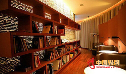 Hermes CAF&Eacute; MADANG