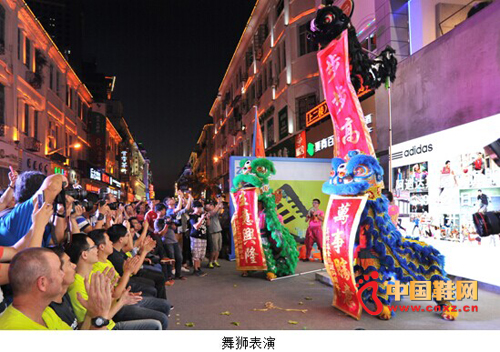 ��ʨ����