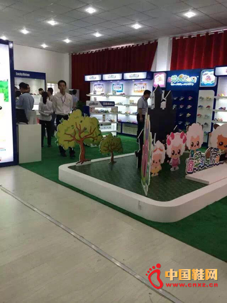 �ֿ�����ͯЬչ��ЬƷ