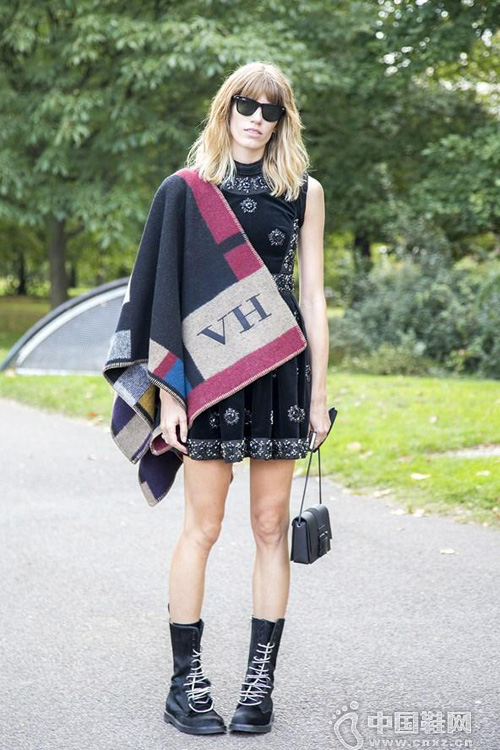 �������ôѡ���£����Ĵ���ʾ��easy chic