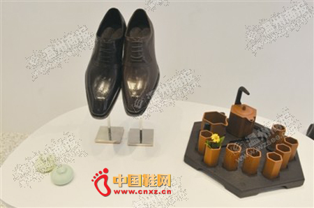 �����ѺͰ��������չ��