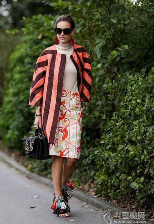 �������´����ݳ�����