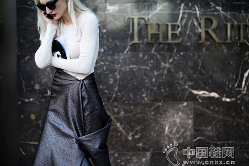 ɫ���������ײ���Ķ�������