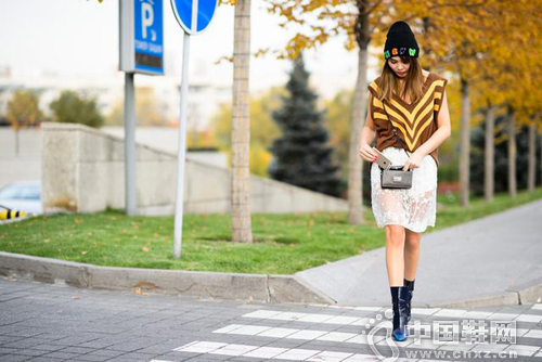 ɫ���������ײ���Ķ�������