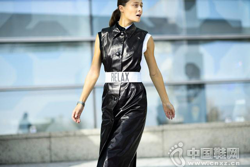 ɫ���������ײ���Ķ�������