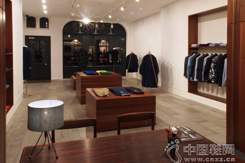 E. Tautz �׶��콢��