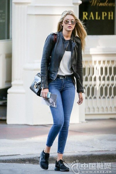 �����˶�Ь����