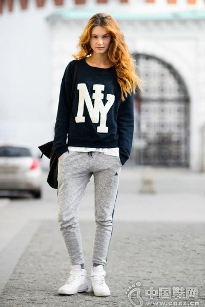 �����˶�Ь����