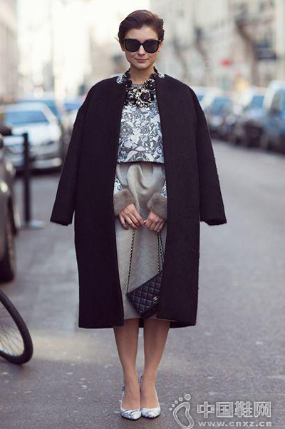 ���ĺ�ɫ������CHIC���