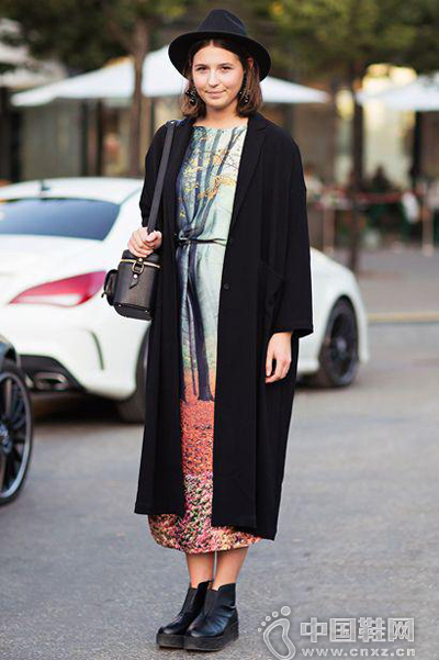 ���ĺ�ɫ������CHIC���