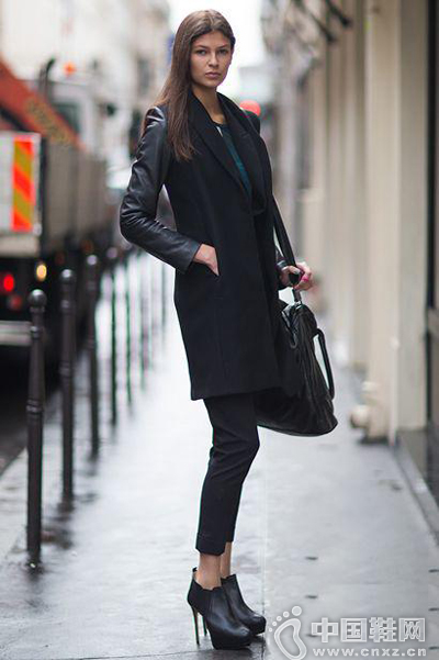 ���ĺ�ɫ������CHIC���