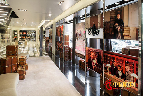 PRADA���ֵ�ٰ��Ӱ��������˹�󷹵꡷����չ����