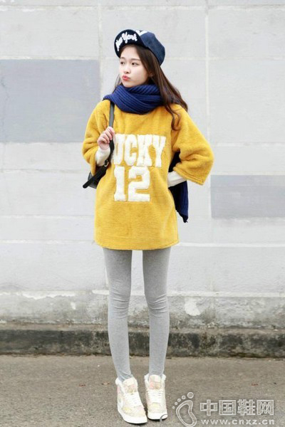 ��ɫ��ĸ��������+ǳ��ɫ��׿�+��ɫ�黨�˶�Ь+��ɫΧ��+��ɫ����ñ