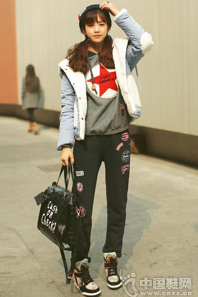 ��ɫ��������+��ɫ����С�ſ�+��ɫ���ë����+��ɫ�߰��˶�Ь+��ɫ�����