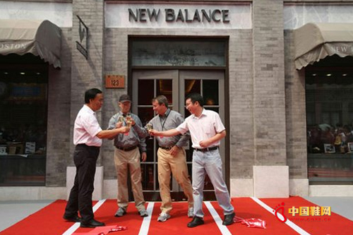 �°��׵����