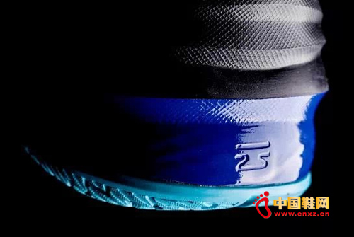 ���ƶ����������������𻺳�����