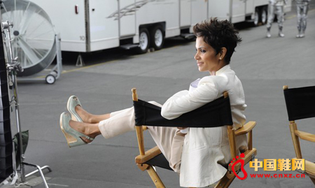 ����-����