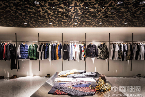 BAPE STORE&reg; ̨����