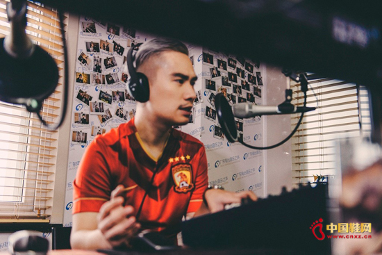 ��������������ֳ������ˣ����ݵ�̨������֮����DJ������