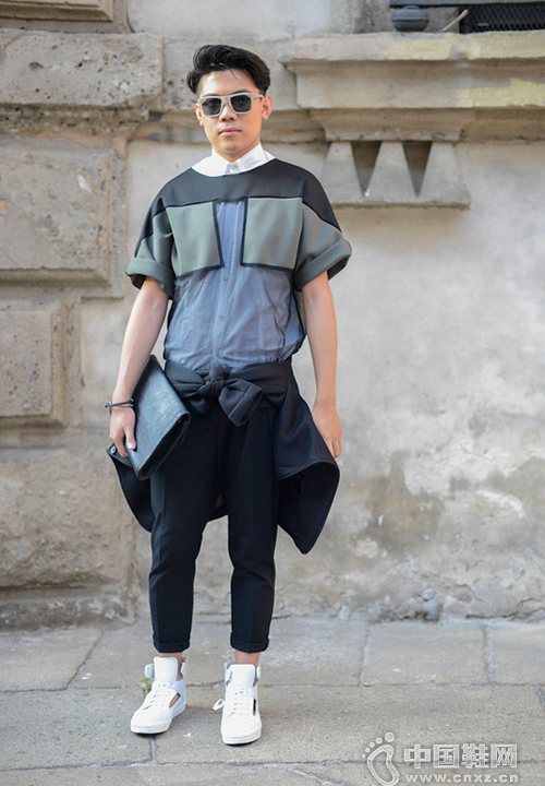 ���˽��ĸ����� �������˵����ж�ᴩ