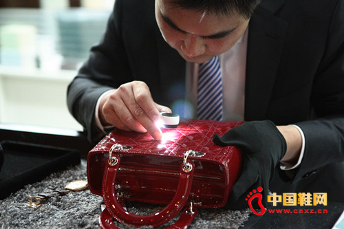 �ݳ�Ʒ����ʦ