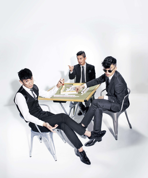 ���𶫸�������