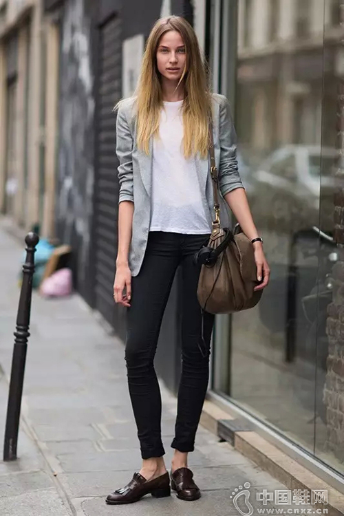 ������Ѱ��� ���ĳ���ʾ���ָ�Ь����